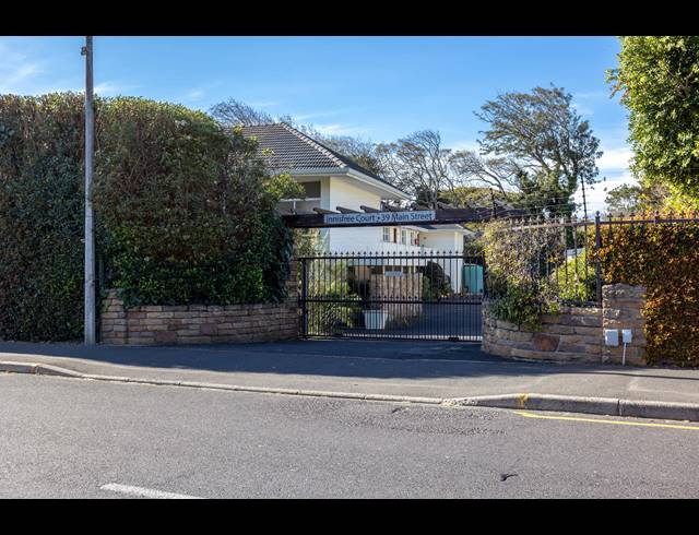 2 BEDROOM APARTMENT TO LET IN NEWLANDS